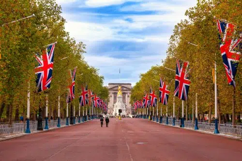 London: Arrival image 2