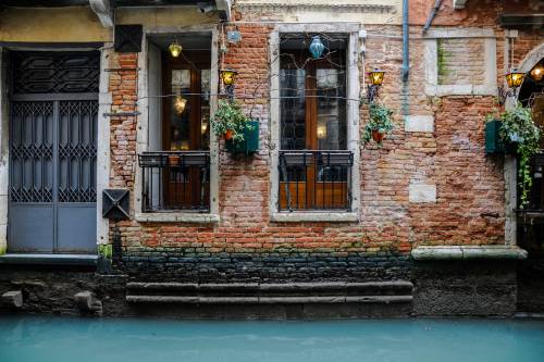 Venice Canal 500 x 333
