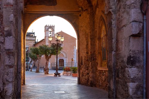 Corso Umberto, Taormina 500x333