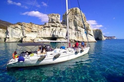 D5 Sailing in Milos Greece