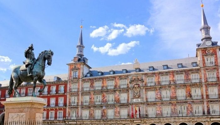 Plaza Mayor Madrid 900x550 1 e1671209561315 1