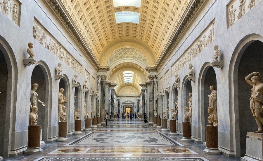 Vatican City Inside Italy 900x550 1