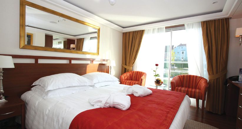 AmaLyra Stateroom 822x440