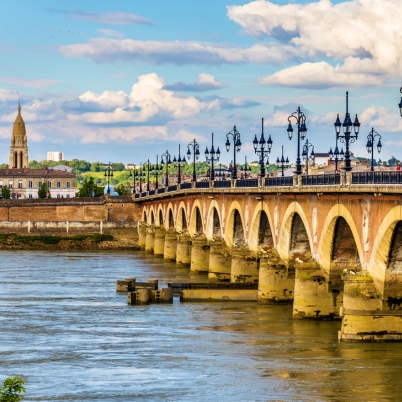 stone bridge bordeaux