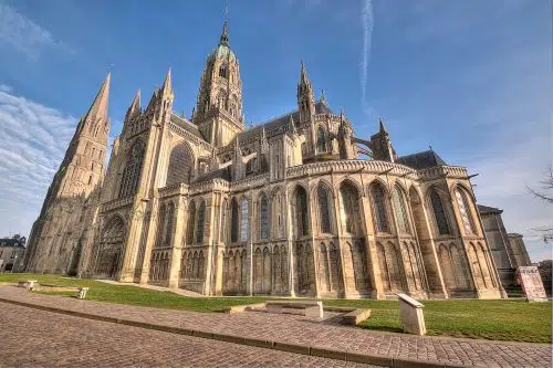 Private Transfer from Paris to Bayeux image 2
