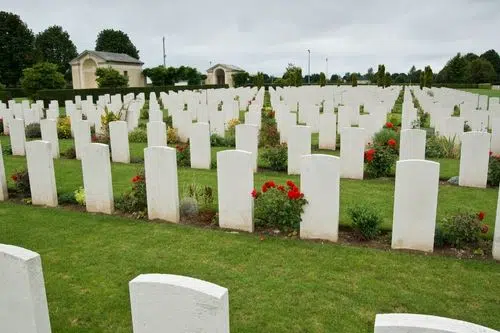 Bayeux: Private Full-Day Caen & Bayeux tour image 2