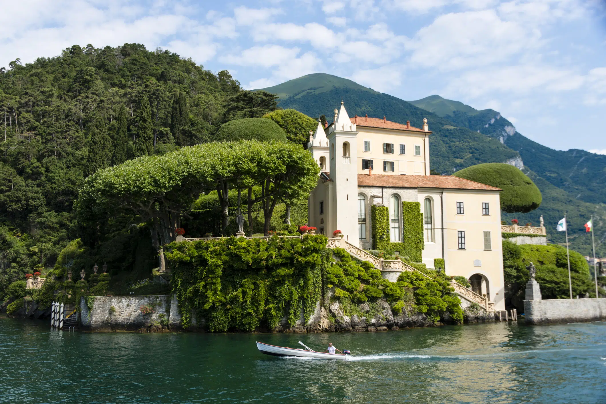 Lake Como: Half-Day Private Boat Tour of Lake Como