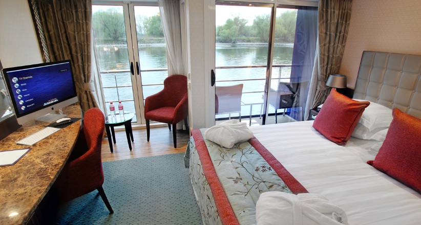 AmaReina Twin balcony state room 822x440