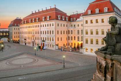hotel taschenbergpalais kempinski exterior view